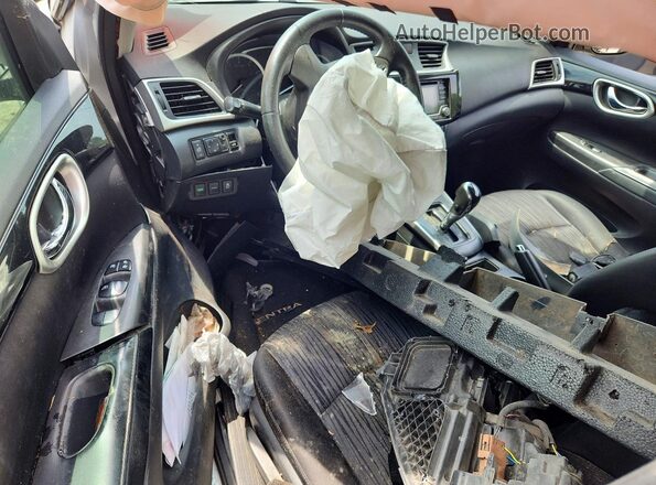 3N1AB7AP6JL663373 2018 NISSAN SENTRA Silver Dashboard view