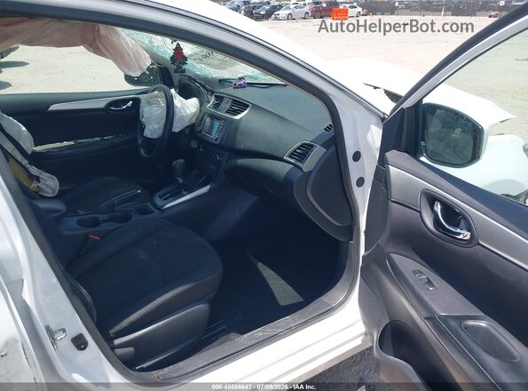 3N1AB7AP6JY201933 2018 NISSAN SENTRA Белый Вид салона спереди