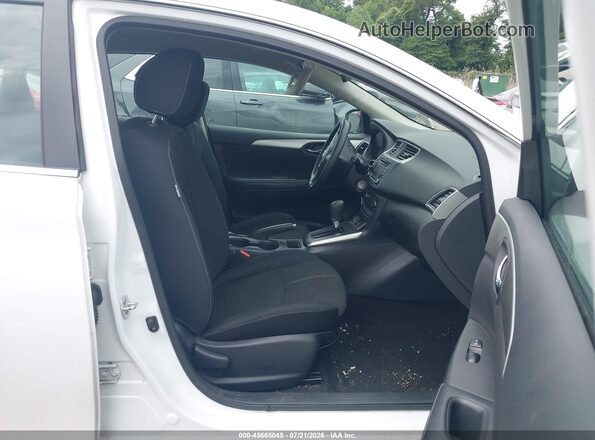 3N1AB7AP6JY211670 2018 NISSAN SENTRA Белый Вид салона спереди