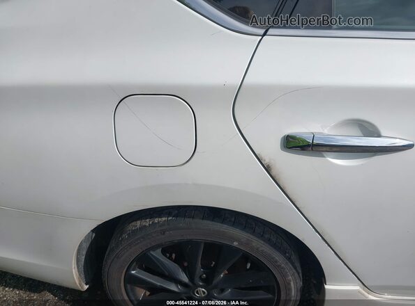 3N1AB7AP6JY259525 2018 NISSAN SENTRA Белый Вид задней части салона