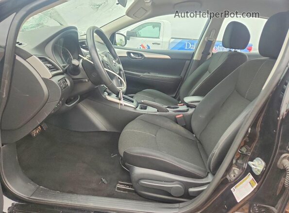 3N1AB7AP6JY338449 2018 NISSAN SENTRA Черный Вид салона спереди