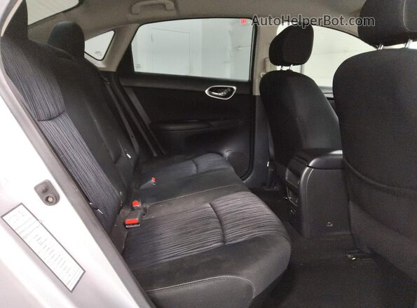 3N1AB7AP6KY295877 2019 NISSAN SENTRA Silver Vista de los asientos traseros
