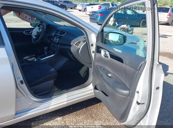 3N1AB7AP7GL678778 2016 NISSAN SENTRA Silver Front interior view