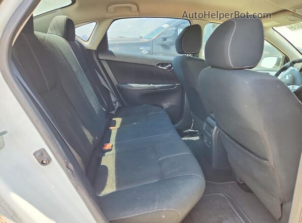 3N1AB7AP7HY299249 2017 NISSAN SENTRA Белый Вид задних сидений