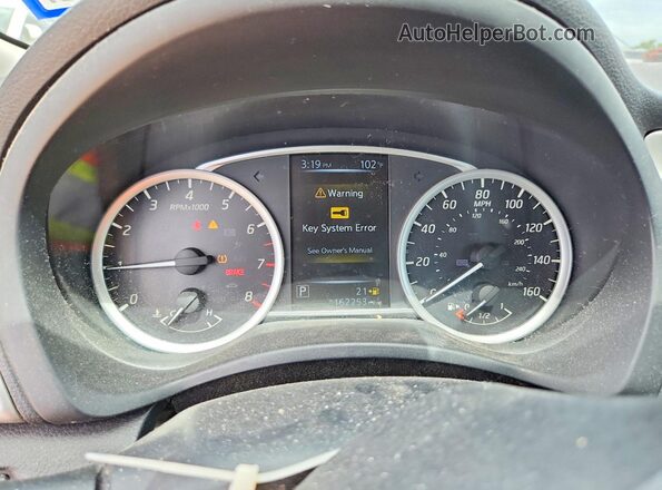 3N1AB7AP7HY370126 2017 NISSAN SENTRA Красный Вид щитка приборов