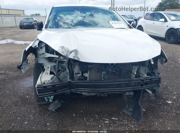 3N1AB7AP7JY229692 2018 NISSAN SENTRA White Front view