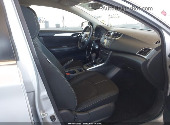 3N1AB7AP7JY255192 2018 NISSAN SENTRA Silver Front interior view