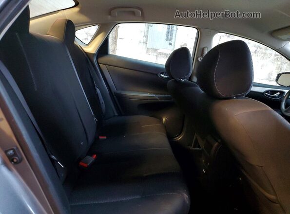 3N1AB7AP7JY262692 2018 NISSAN SENTRA Gray Widok tylnych siedzeń