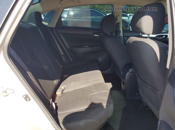 3N1AB7AP7JY301992 2018 NISSAN SENTRA Gray Հետևի նստատեղերի տեսք