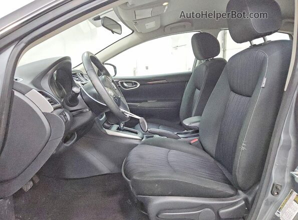 3N1AB7AP7KY335402 2019 NISSAN SENTRA Gray Вид салону спереду