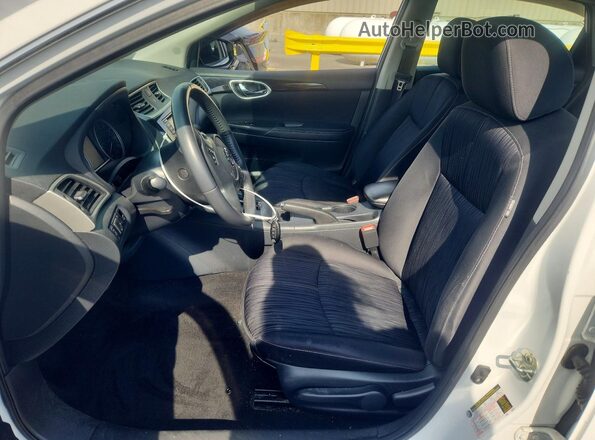3N1AB7AP8HL715581 2017 NISSAN SENTRA White Front interior view