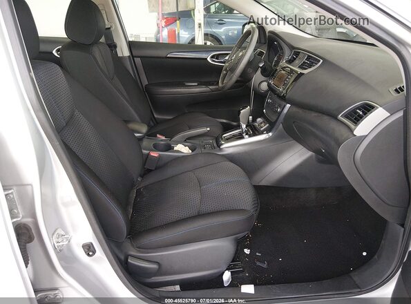 3N1AB7AP8HY220770 2017 NISSAN SENTRA Silver Widok wnętrza z przodu