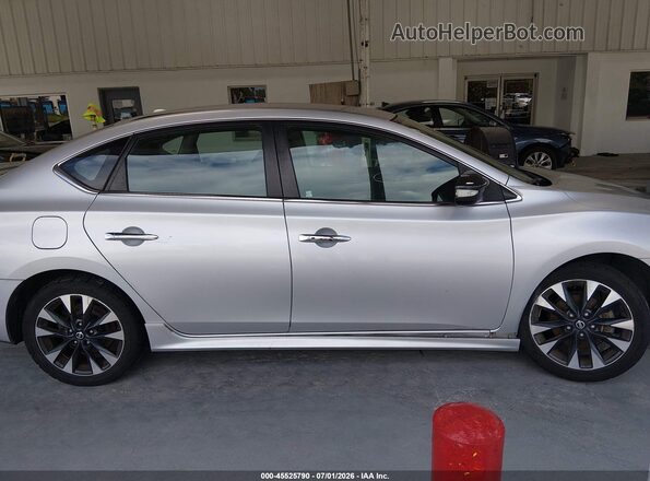 3N1AB7AP8HY220770 2017 NISSAN SENTRA Silver Widok wnętrza z tyłu