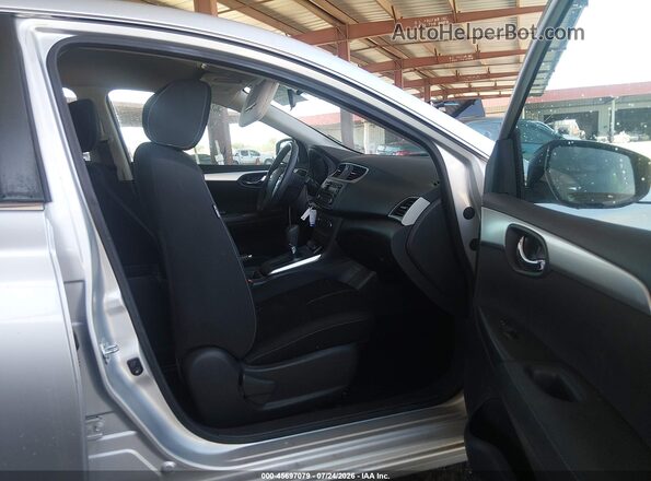 3N1AB7AP8HY226049 2017 NISSAN SENTRA Silver Widok wnętrza z przodu