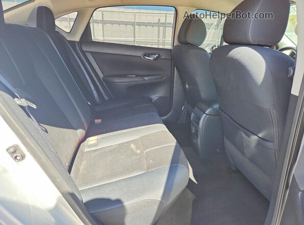 3N1AB7AP8HY309528 2017 NISSAN SENTRA Silver Вид задніх сидінь