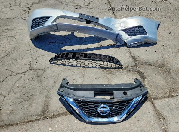 3N1AB7AP8HY309528 2017 NISSAN SENTRA Silver Вид підкапотного простору