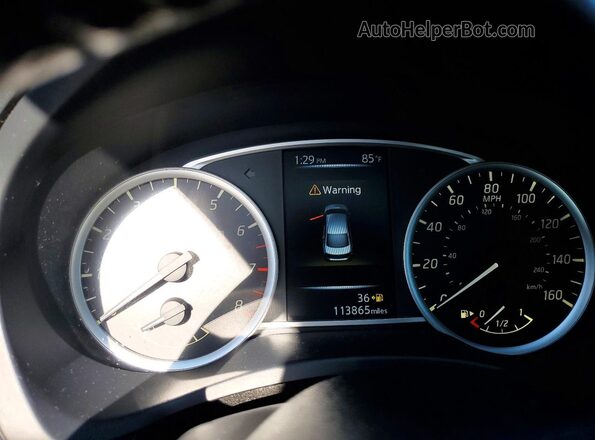 3N1AB7AP8HY357708 2017 NISSAN SENTRA Серебряный Вид щитка приборов