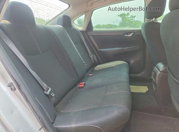 3N1AB7AP8HY396329 2017 NISSAN SENTRA Silver Widok tylnych siedzeń