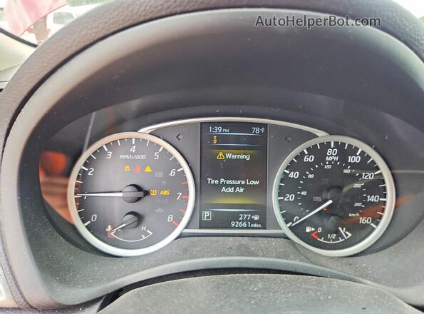 3N1AB7AP8JL616880 2018 NISSAN SENTRA Red Widok zestawu wskaźników