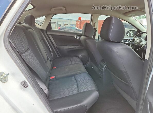 3N1AB7AP8JY226185 2018 NISSAN SENTRA White Вид задніх сидінь