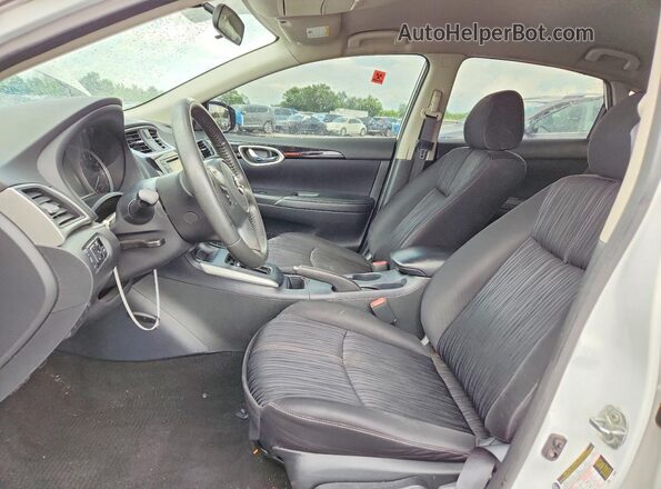 3N1AB7AP8JY226185 2018 NISSAN SENTRA White Вид салону спереду