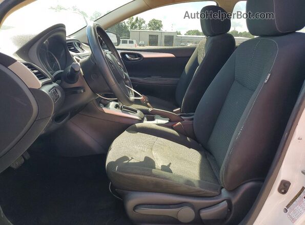 3N1AB7AP8JY274284 2018 NISSAN SENTRA Белый Вид салона спереди