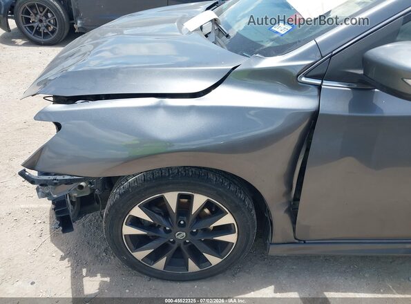 3N1AB7AP8JY315724 2018 NISSAN SENTRA Gray Widok z przodu