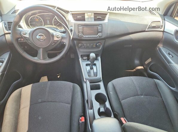 3N1AB7AP8JY321149 2018 NISSAN SENTRA Белый Вид панели приборов