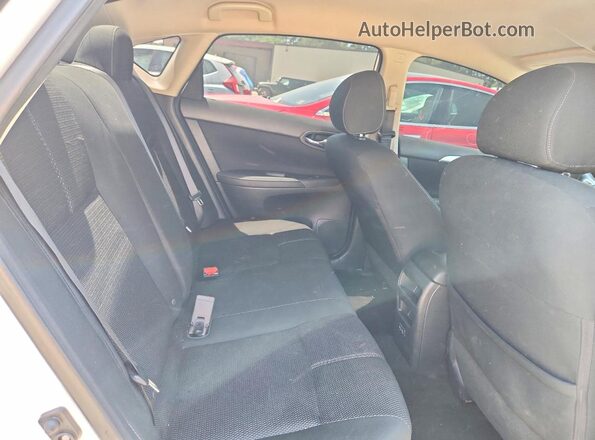 3N1AB7AP8JY321149 2018 NISSAN SENTRA Белый Вид задних сидений