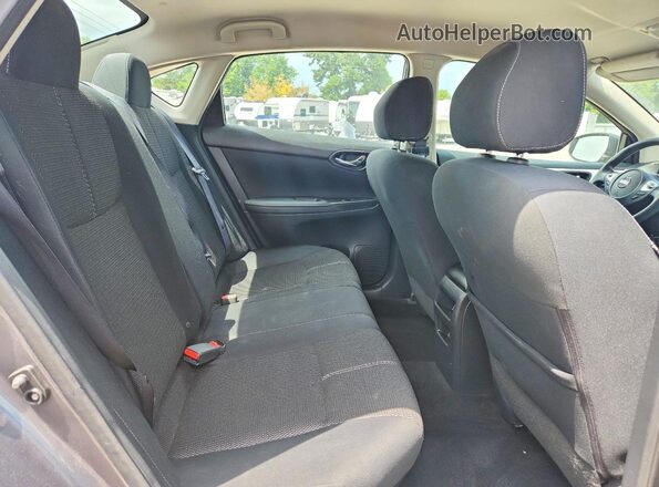 3N1AB7AP8JY332491 2018 NISSAN SENTRA Gray Widok tylnych siedzeń