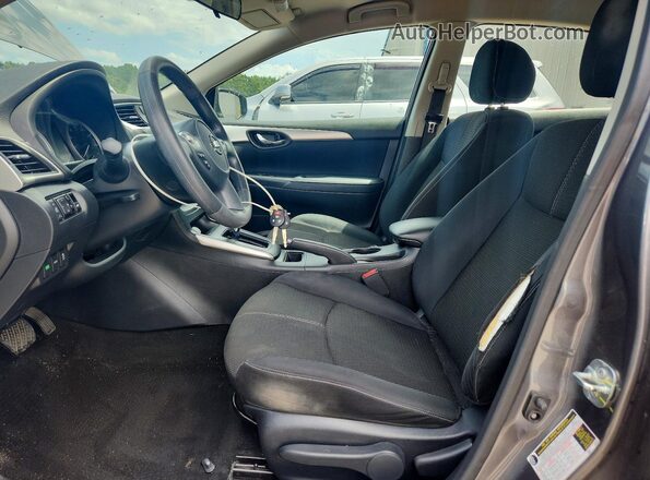 3N1AB7AP8JY332491 2018 NISSAN SENTRA Gray Widok wnętrza z przodu