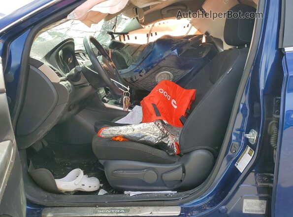 3N1AB7AP8JY342387 2018 NISSAN SENTRA Синий Вид салона спереди