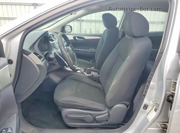 3N1AB7AP9GY267921 2016 NISSAN SENTRA Серебряный Вид салона спереди