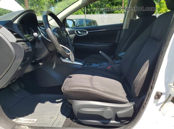 3N1AB7AP9HY306699 2017 NISSAN SENTRA Белый Вид салона спереди