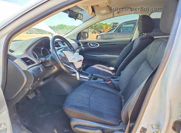 3N1AB7AP9JY267070 2018 NISSAN SENTRA White Вид салону спереду