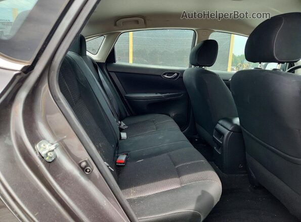 3N1AB7AP9JY315652 2018 NISSAN SENTRA Silver Вид задніх сидінь