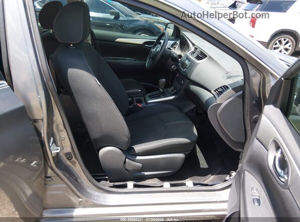 3N1AB7AP9JY330958 2018 NISSAN SENTRA Серый Вид салона спереди