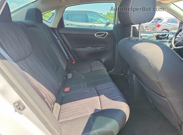 3N1AB7AP9KY415512 2019 NISSAN SENTRA Silver Vista de los asientos traseros