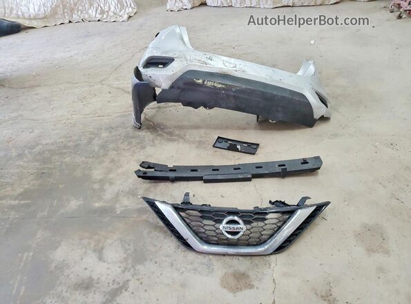 3N1AB7APXGL672523 2016 NISSAN SENTRA Silver Engine compartment view