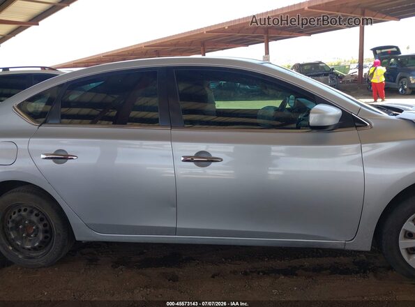 3N1AB7APXHY365437 2017 NISSAN SENTRA Серебряный Вид щитка приборов