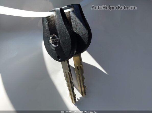 3N1AB7APXHY377507 2017 NISSAN SENTRA Серебряный Вид панели приборов