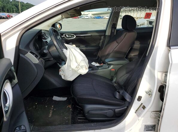 3N1AB7APXJL622602 2018 NISSAN SENTRA Белый Вид салона спереди