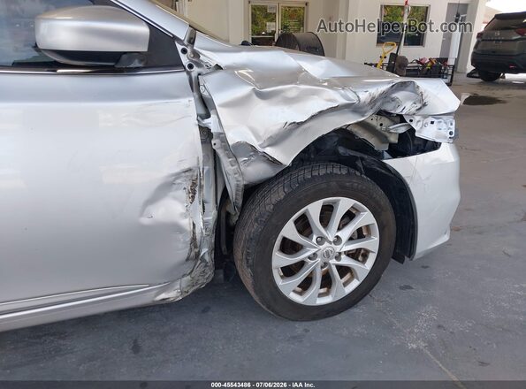 3N1AB7APXJY207430 2018 NISSAN SENTRA Silver Widok z przodu