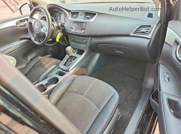 3N1AB7APXJY220582 2018 NISSAN SENTRA Black Dashboard view