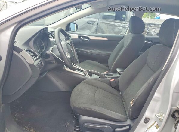 3N1AB7APXJY246731 2018 NISSAN SENTRA Silver Front interior view