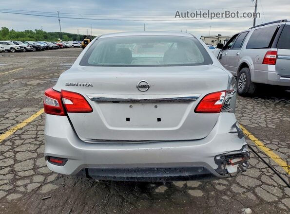 3N1AB7APXJY252237 2018 NISSAN SENTRA Серебряный Вид сзади