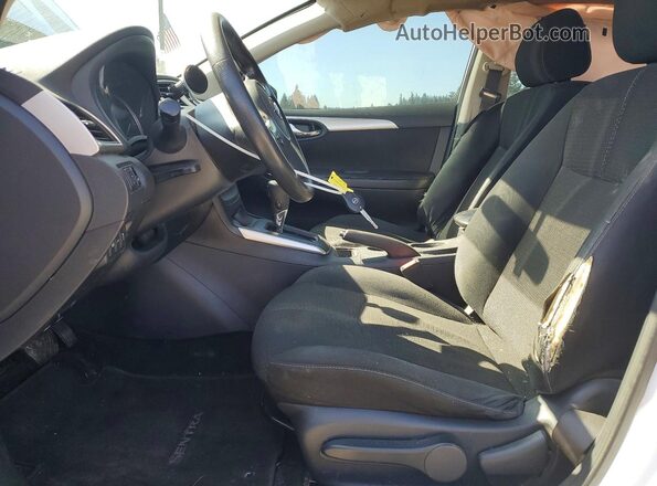 3N1AB7APXJY315076 2018 NISSAN SENTRA White Вид салону спереду