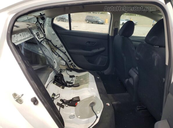 3N1AB8BV0RY313819 2024 NISSAN SENTRA Белый Вид задних сидений