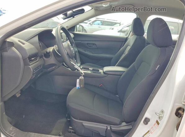 3N1AB8BV0RY313819 2024 NISSAN SENTRA Белый Вид салона спереди
