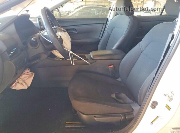 3N1AB8BV3RY285269 2024 NISSAN SENTRA White Widok wnętrza z przodu